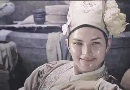 “淤泥”竟是有情物,敷在脸上反添光彩?(图5)